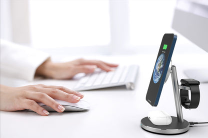Three-in-one magnetic wireless charger for Apple