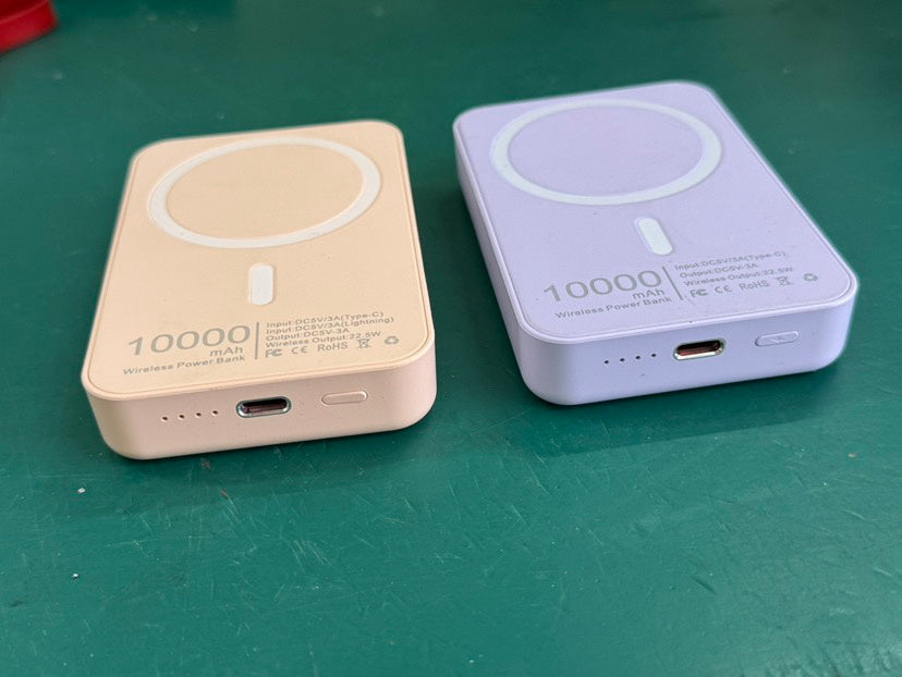 Magnetic Wireless Charger Electric Treasure Wireless Charger Portable Power Source Foot 5000MA