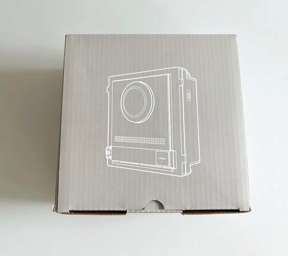Hikvision KD8 Series Pro Modular Door Station video intercom DS-KD8003-IME1(B)/S packaging box with device illustration