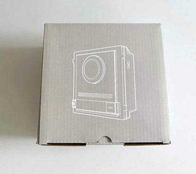 Hikvision KD8 Series Pro Modular Door Station video intercom DS-KD8003-IME1(B)/S packaging box with device illustration